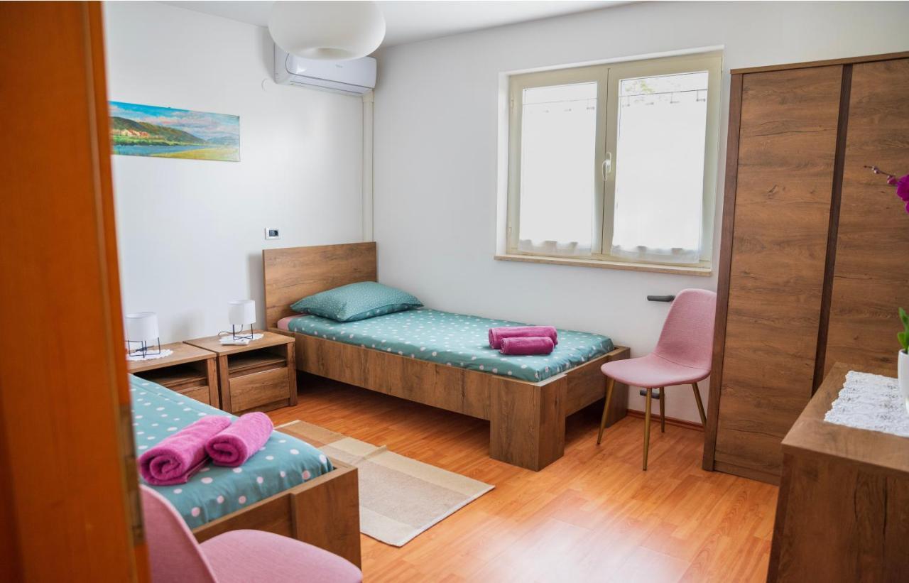 Apartment Laetitia Kaštelir エクステリア 写真