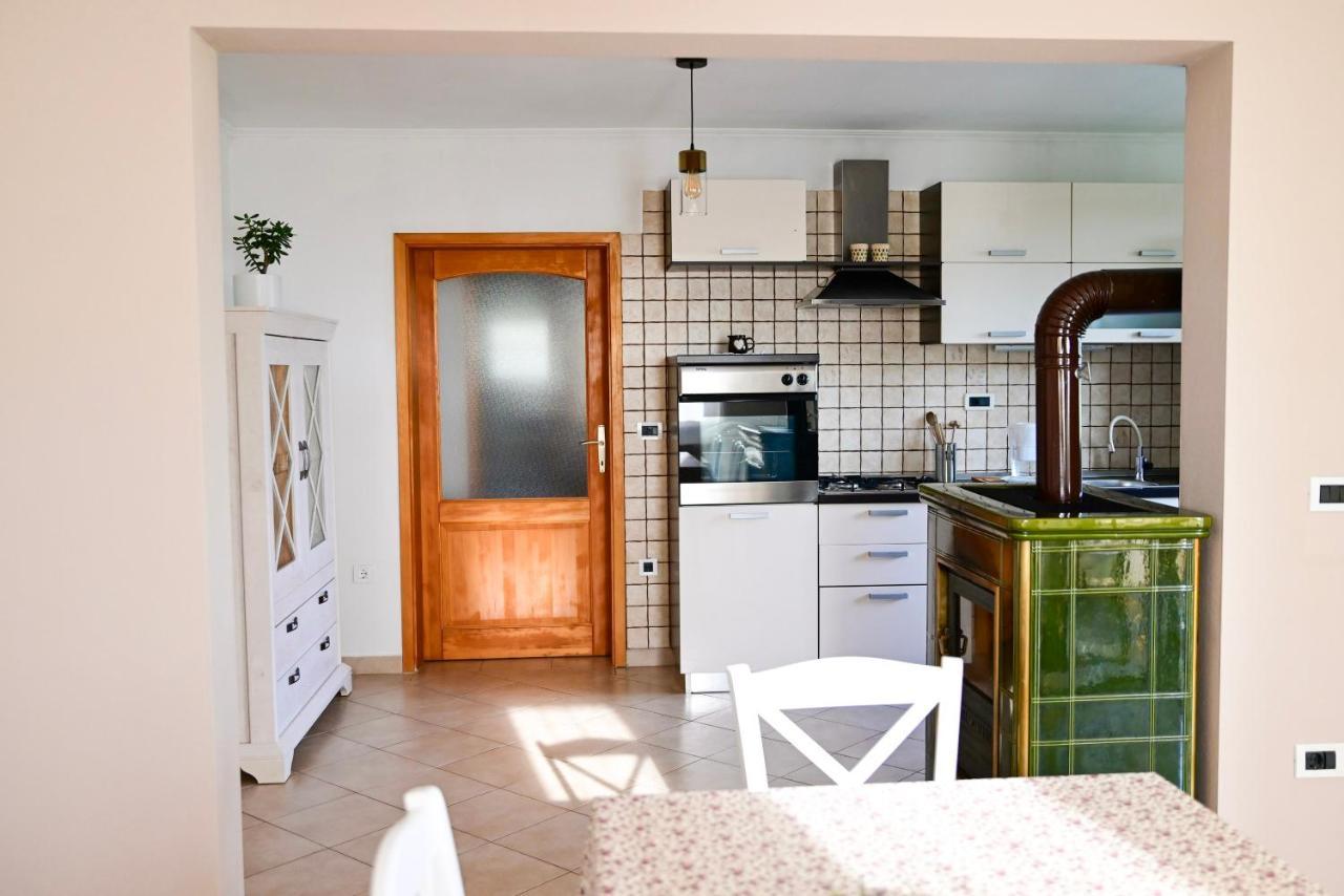 Apartment Laetitia Kaštelir エクステリア 写真